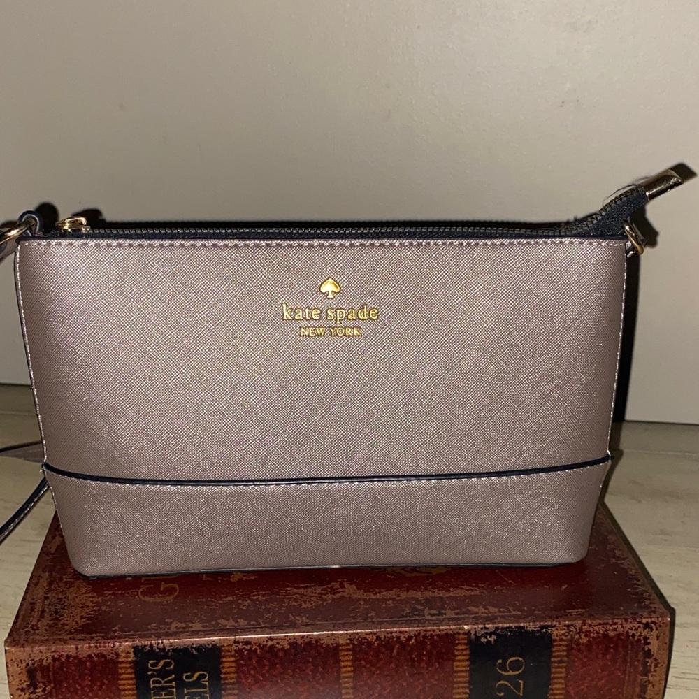 Kate Spade Crossbody Rose GoldPurse, interior pocket, adjustable strap,Like New